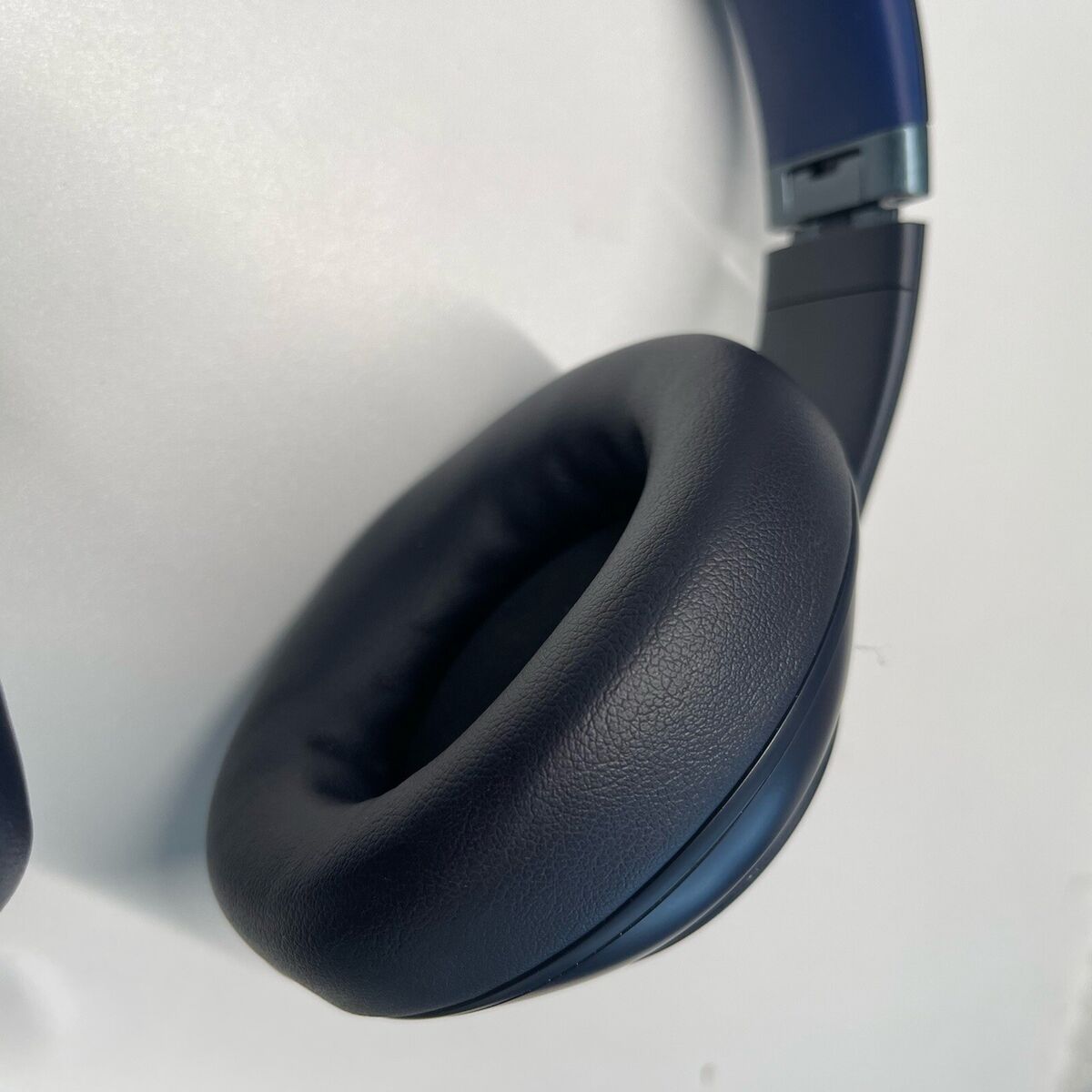 Beats Studio Pro Wireless Headphones (Navy) - USED Excellent